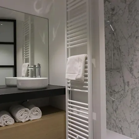 Central Hotel 4*
