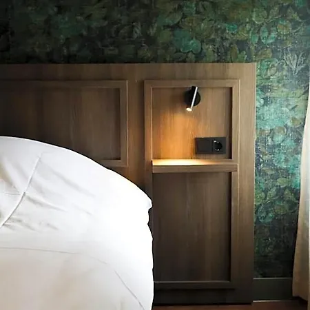 Central Hotel 4*