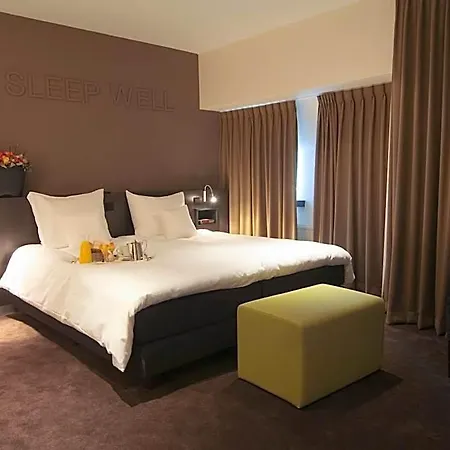 Central Hotel 4*