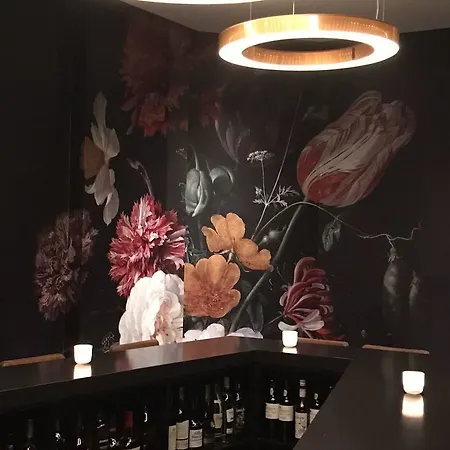 Central Hotel 4*